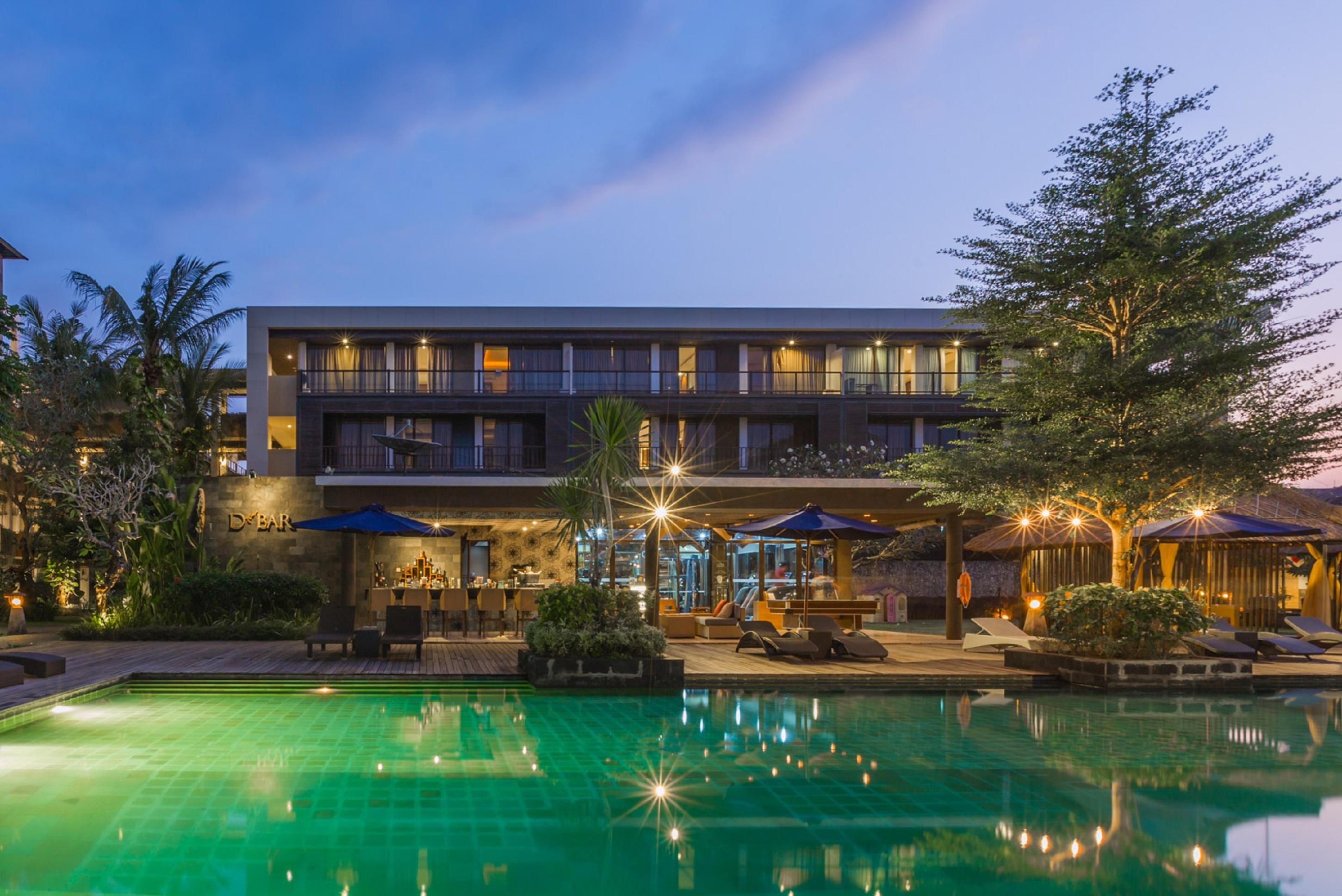 Hotel Le Grande Bali Uluwatu Zewnętrze zdjęcie The hotel's pool