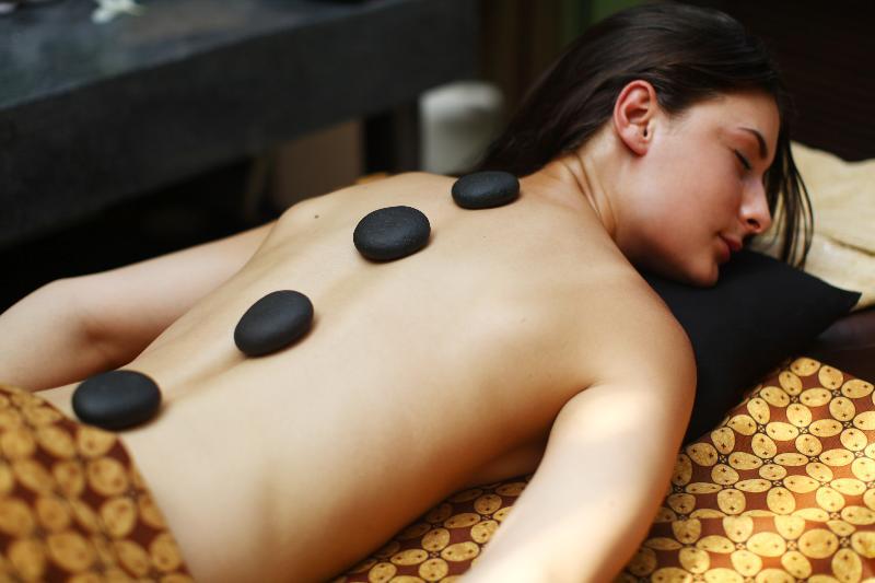 Hotel Le Grande Bali Uluwatu Zewnętrze zdjęcie Hot stone massage