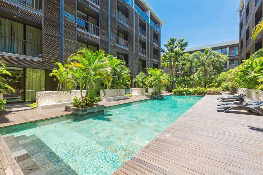 Hotel Le Grande Bali Uluwatu Udogodnienia zdjęcie The swimming pool at the hotel